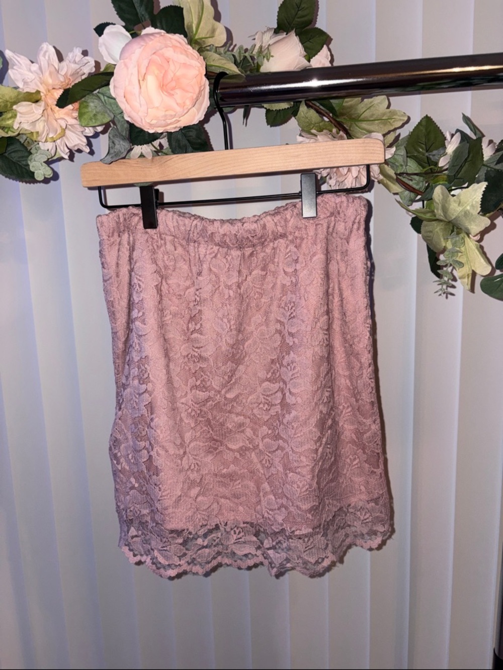 Xhilaration Dusty Rose Lace Mini Skirt NWT Elastic Waist Feminine